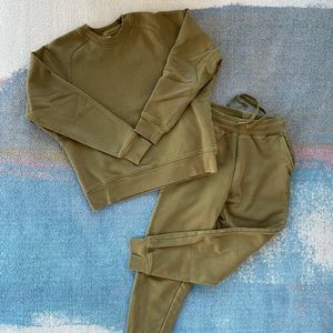 Girlfriend Collective Sweatshirt and Sweatpants Set
